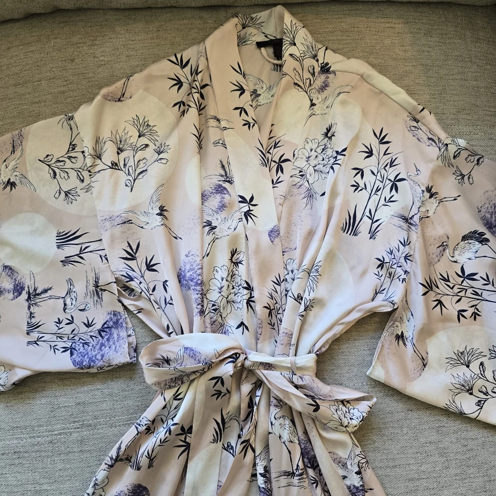 Midnight Bakery Floral Satin Kimono Robe - Cream, Pink, and Navy Blue XS/S - Picture 2 of 7